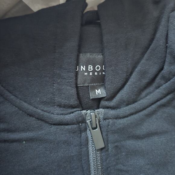 NEW Mens Unbound Merino Compact Travel Hoodie In Black Jacket Medium - Picture 8 of 8